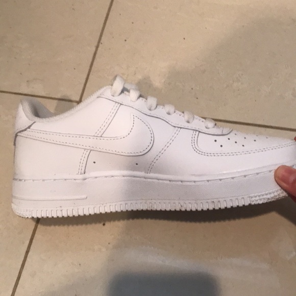 Nike Air Forces Kids Size 4.5 - Picture 2 of 7